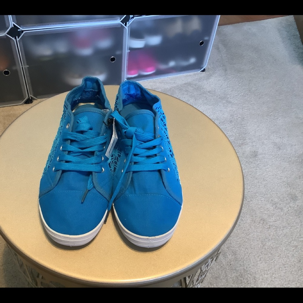 Blue pink label sneakers NWT